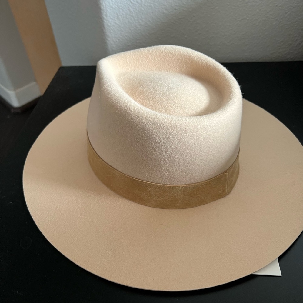 Brand new lack of color hat! Still in box!